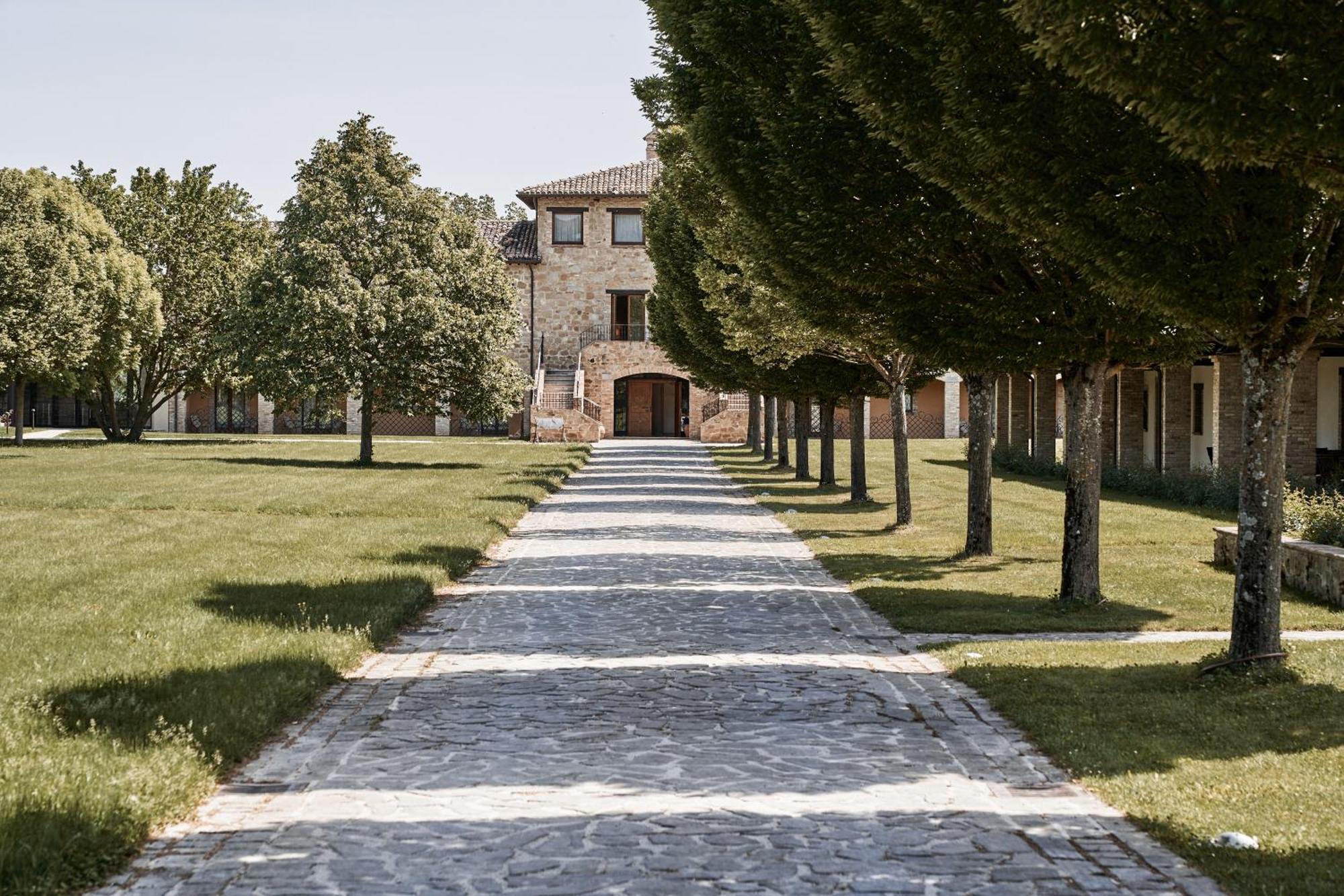 Hotel Borgo Lanciano Castelraimondo Esterno foto